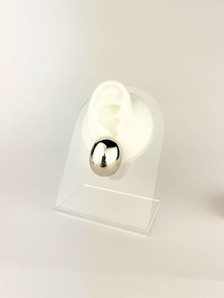 18K gold white rhodium button earrings with versatile style for casual and formal outfits