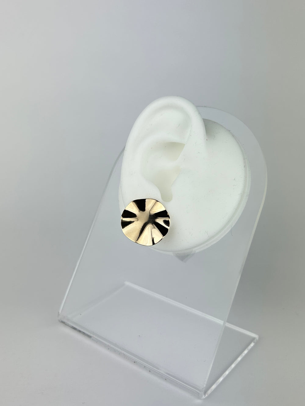18k Gold Wave Earrings featuring subtle curves for timeless elegant style