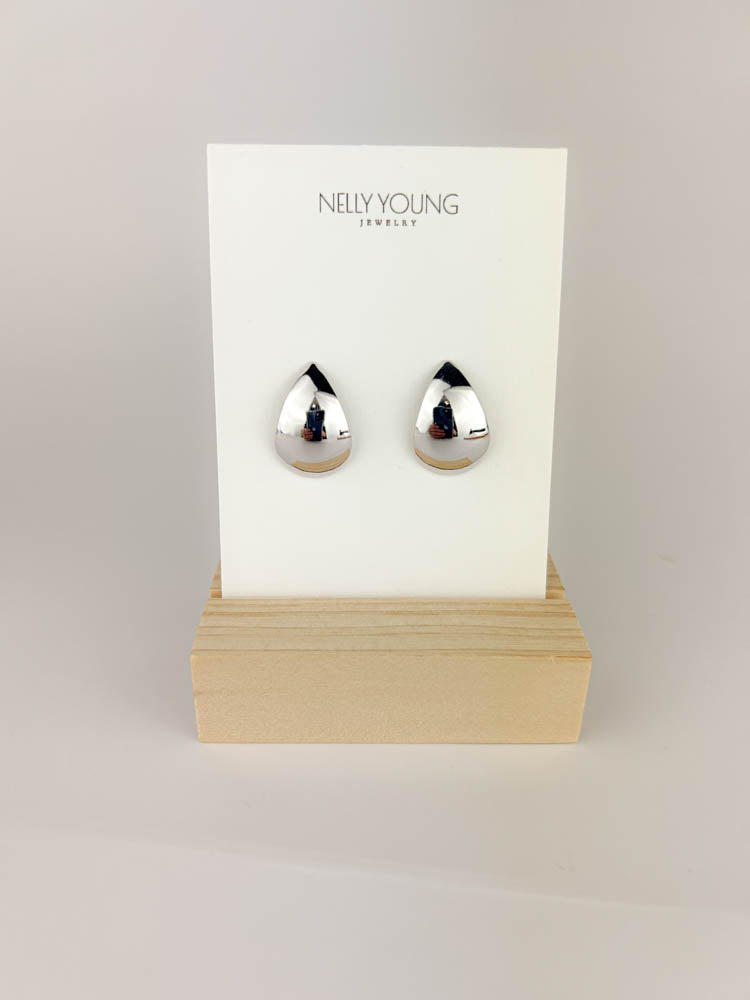 Lightweight curved drop earrings 18K gold and rhodium for all-day comfort and elegance