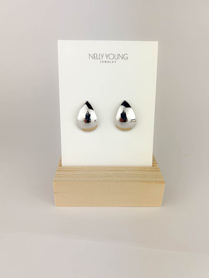 Lightweight curved drop earrings 18K gold and rhodium for all-day comfort and elegance