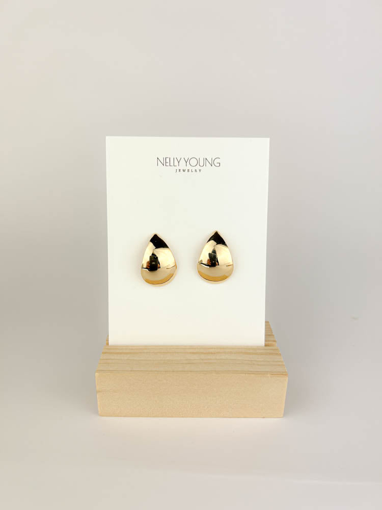 Curved drop earrings in 18K gold with white rhodium, perfect minimalist gift for her