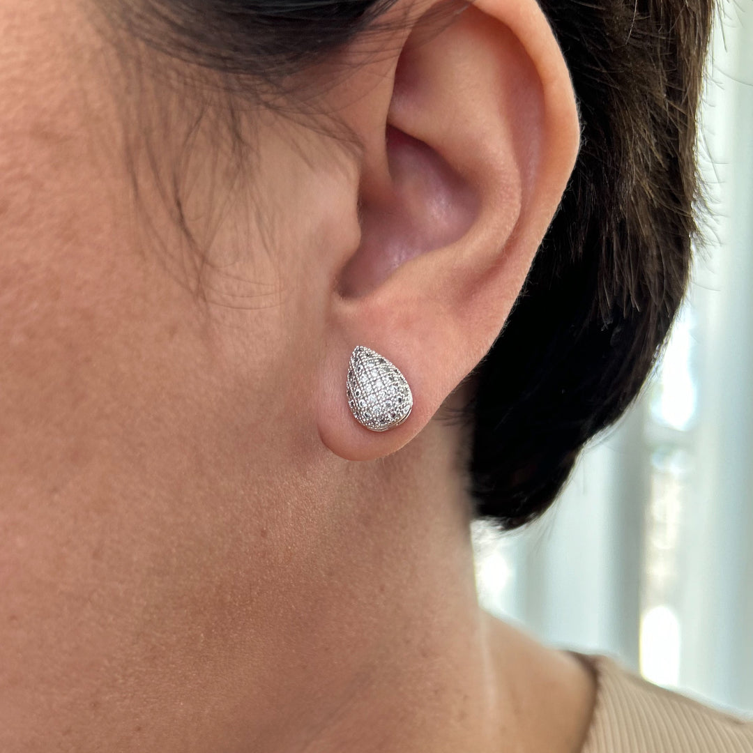 Elegant small drop earring with zircon gemstone for versatile modern fashion