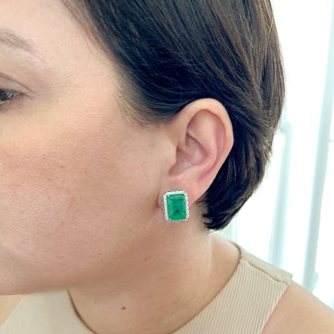 Rectangle Emerald Green Fusion jewelry set with rhodium plating for timeless elegance