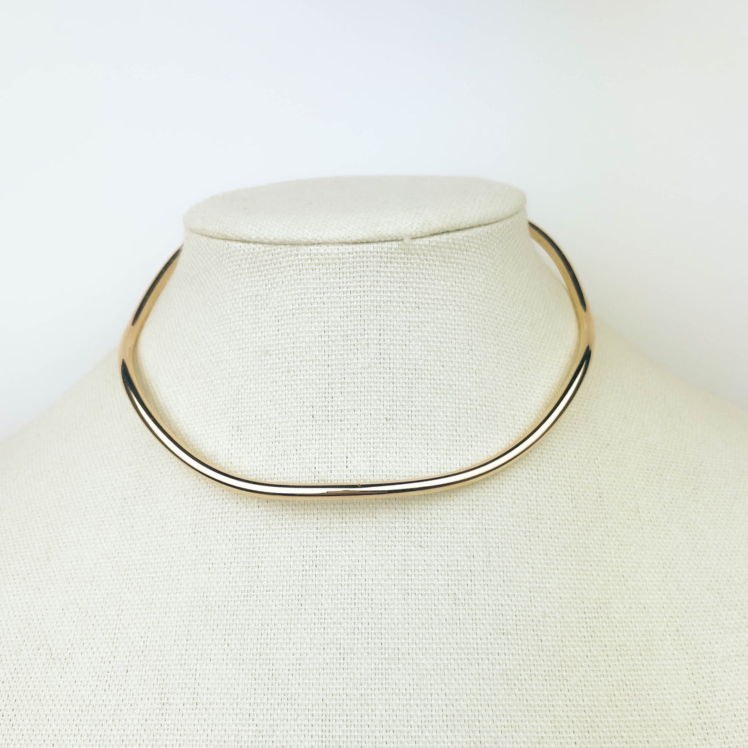 Gold plated wave choker in minimalist style, perfect gift jewelry