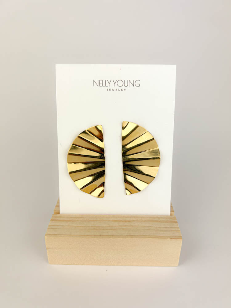 Half Moon Earring 18k gold-plated minimalist design for effortless everyday wear