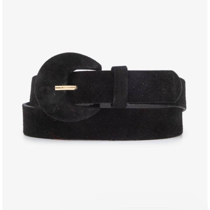 Half Moon Suede Belt with pass-through design for a sleek silhouette in everyday wear