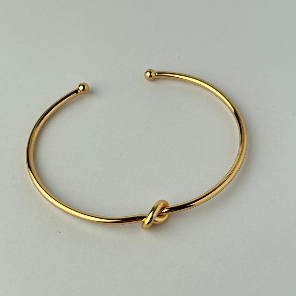Knot Bracelet love and friendship symbol perfect birthday gift