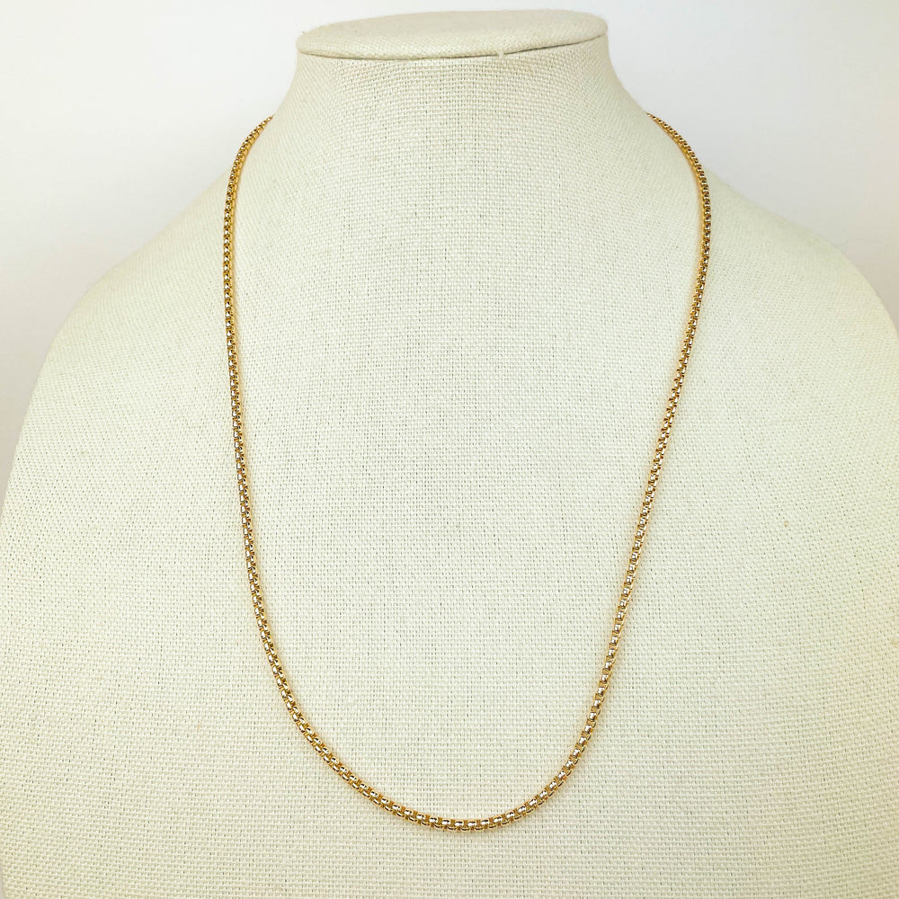Long Necklace Palma with white rhodium finish perfect for gifting and timeless style