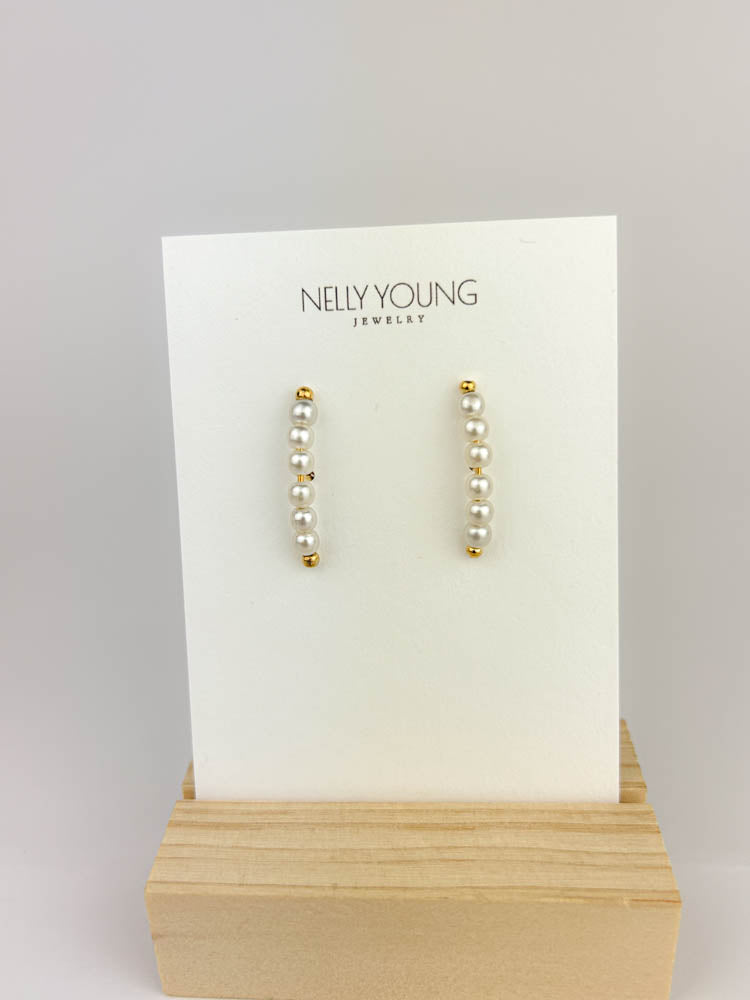 Pearl Earring Cuff in 18K gold-plated finish with modern chic style for fashion-forward women