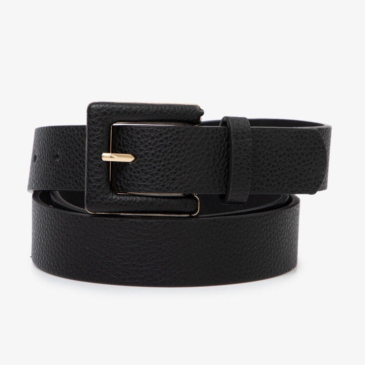 Plus Size Leather Belt – durable 100% polyurethane, wide 3.5 cm strap for everyday glamour