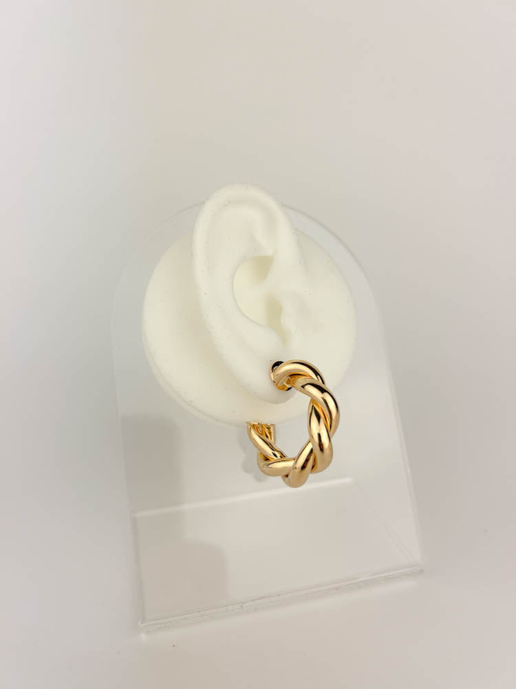 Twist Hoop Earring 18K gold-plated lightweight design for all-day wear