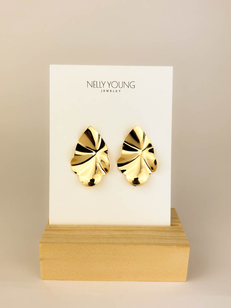 Wave Leaf Earring 18k gold-plated lightweight design for everyday elegance